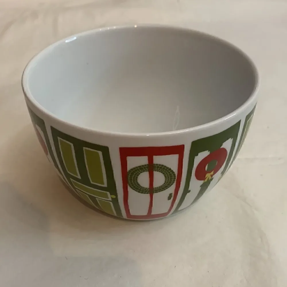 Crate & Barrel Julia Rothman Christmas Decorated Door 4 Cup Or 32 Oz Serve Bowl
